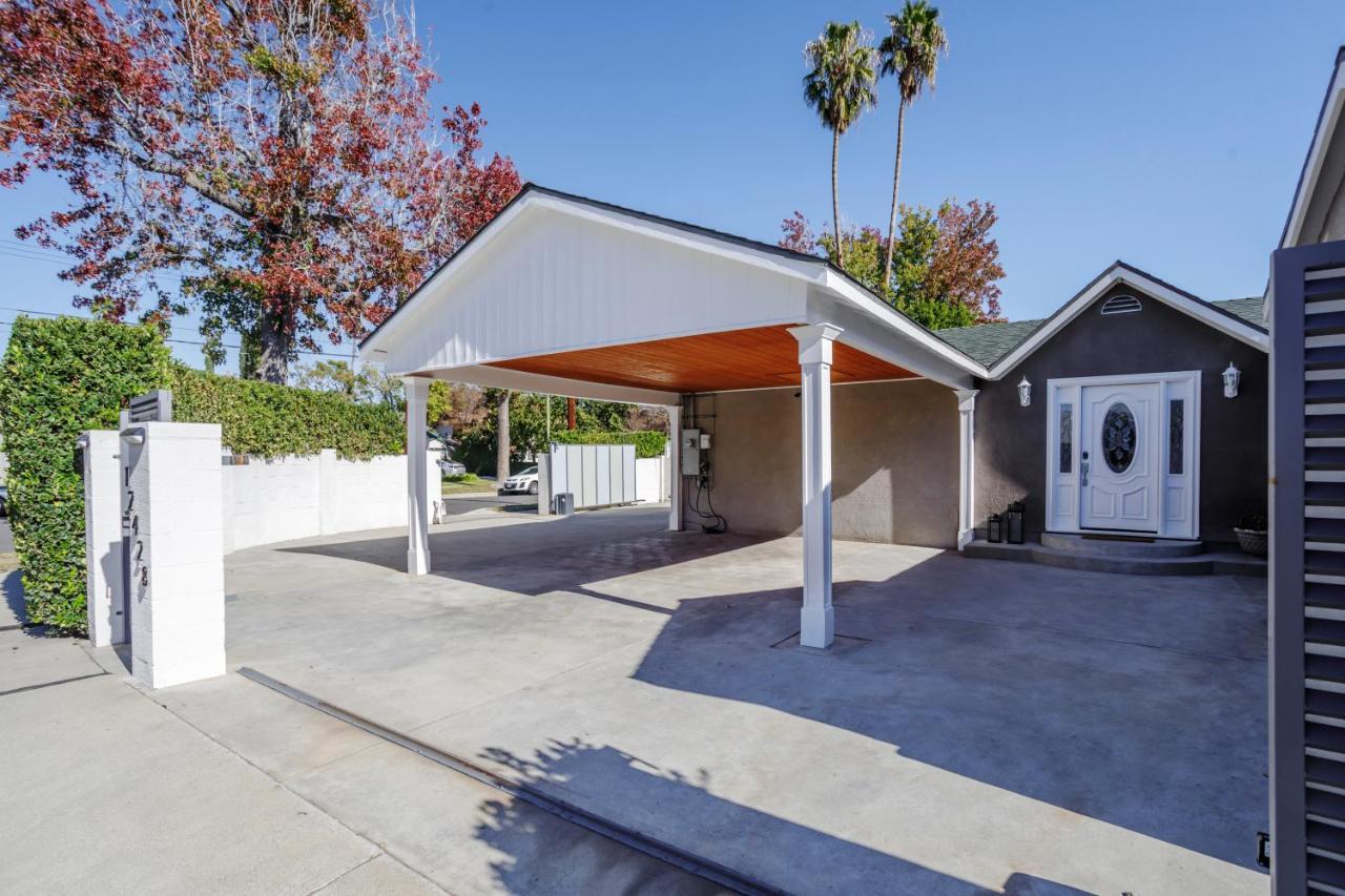 New 5 Bed W/hot Tub Close To Universal Sleeps 12 Ferienhaus