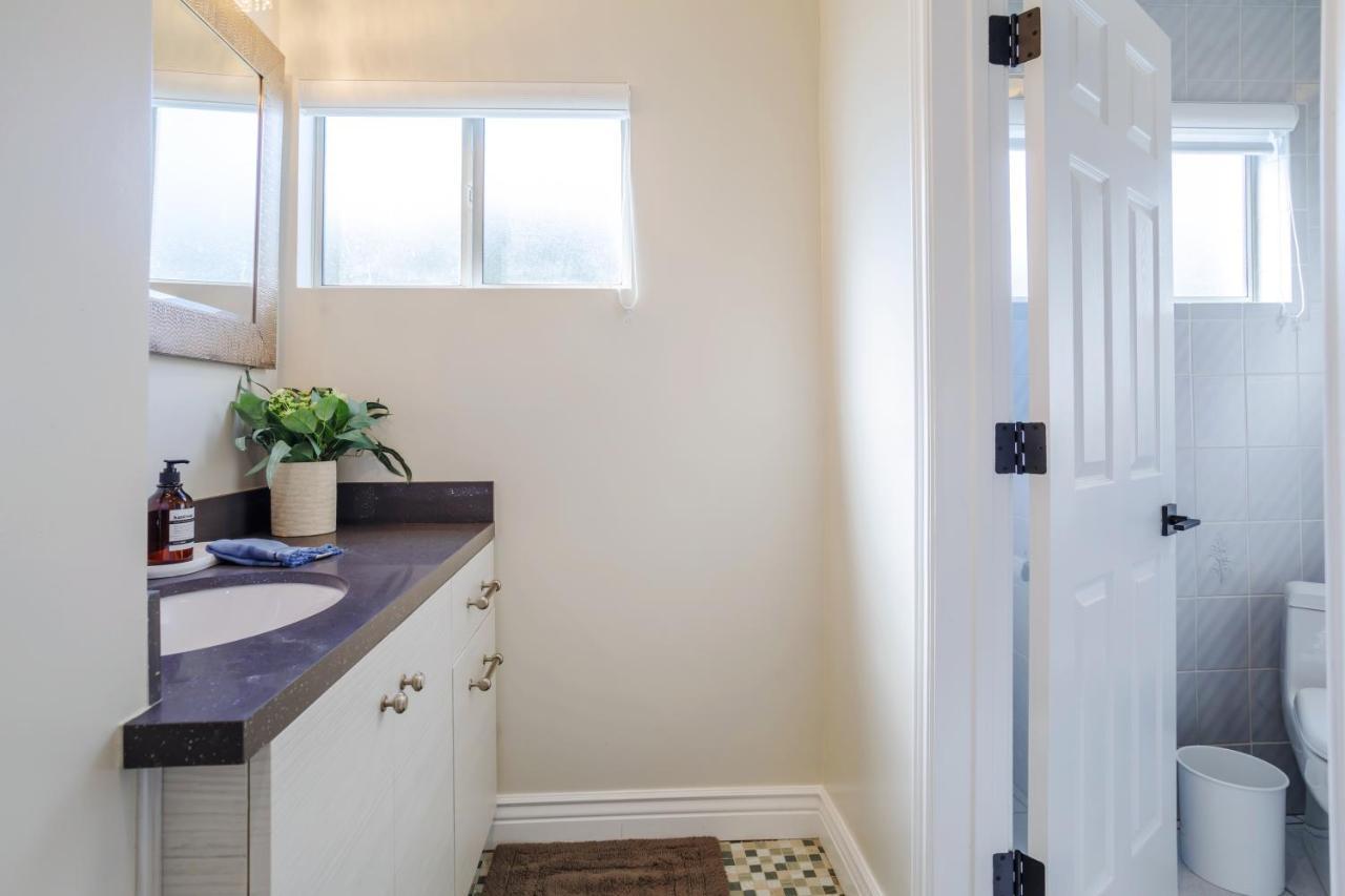 New 5 Bed W/hot Tub Close To Universal Sleeps 12 Ferienhaus Los Angeles